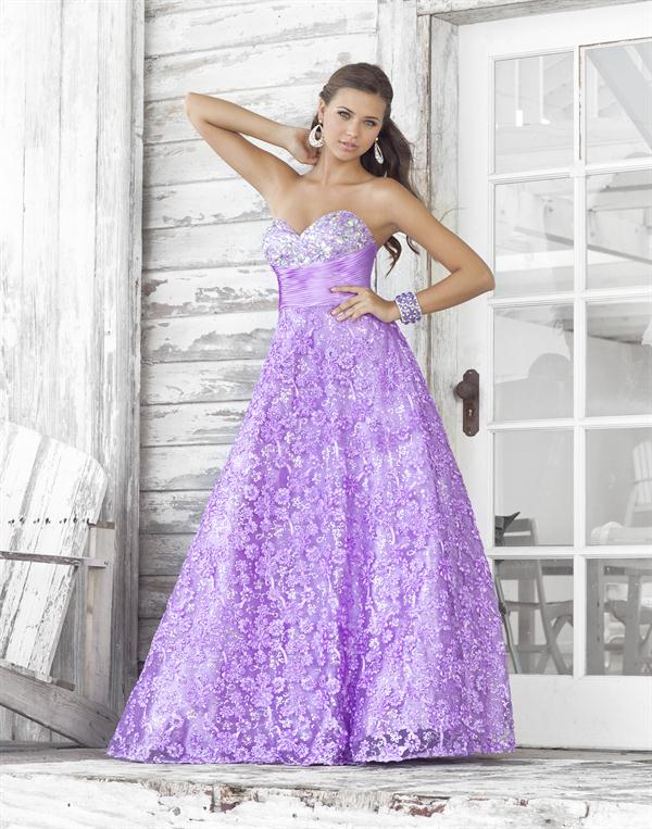 Modelos de Vestidos de Fiesta de 15 Años para Gorditas lila